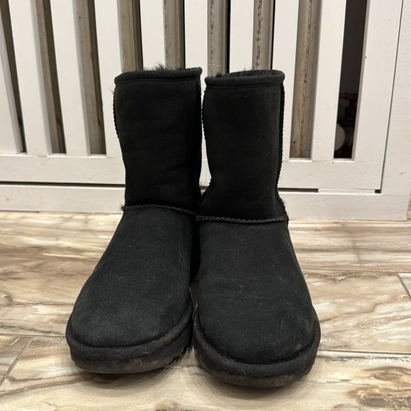 Ugg Boots - Picture 3 of 6